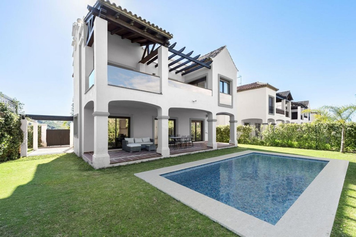 Semi-detached villa, Estepona, Málaga, Andalucía, Spain