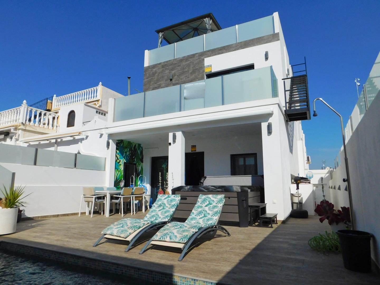 Semi-detached villa, San Miguel de Salinas, Alicante, Comunidad Valenciana, Spain